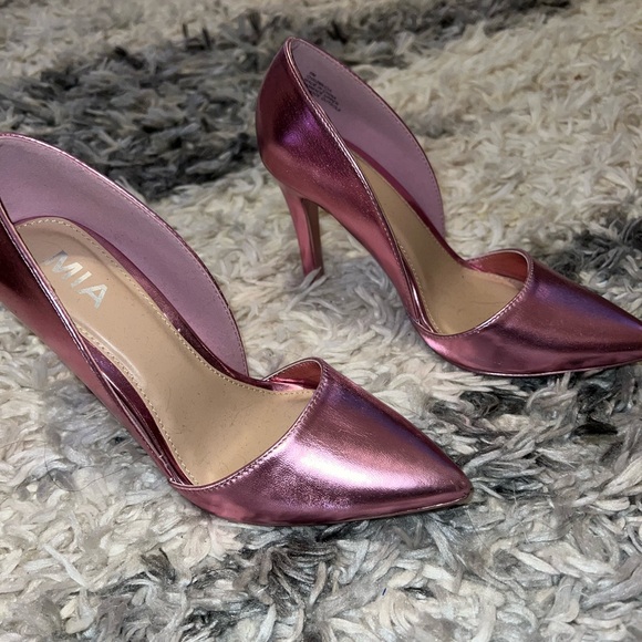 MIA Rose Gold Pointy Toe Pumps - Picture 2 of 5